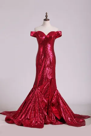 2024 Sexy Off The Shoulder Prom Dresses Sheath With Slit Sequins