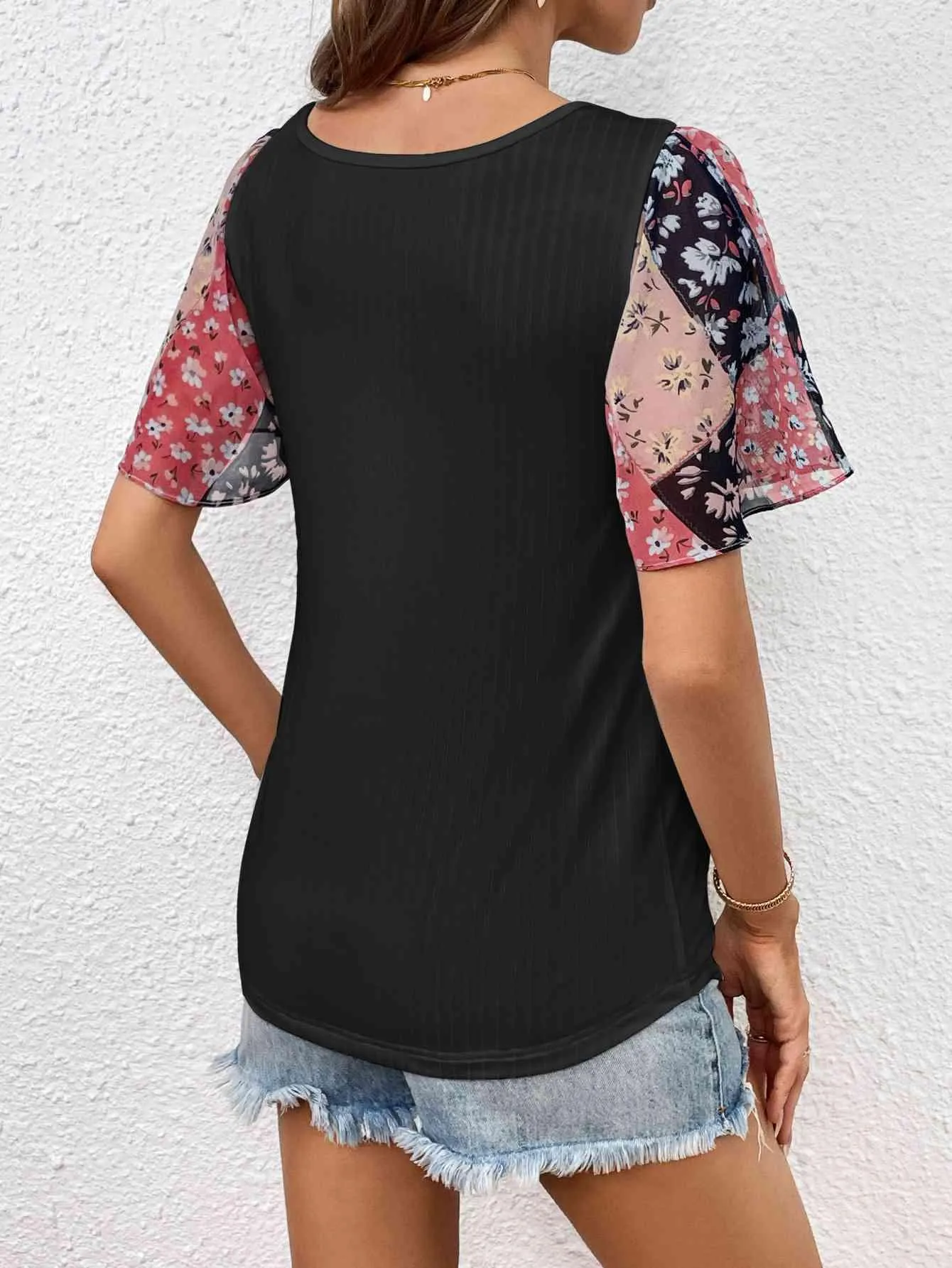 Casually Feminine Floral Short Sleeve Scoop Neck Tee