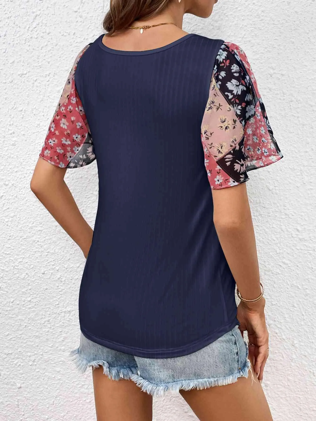 Casually Feminine Floral Short Sleeve Scoop Neck Tee