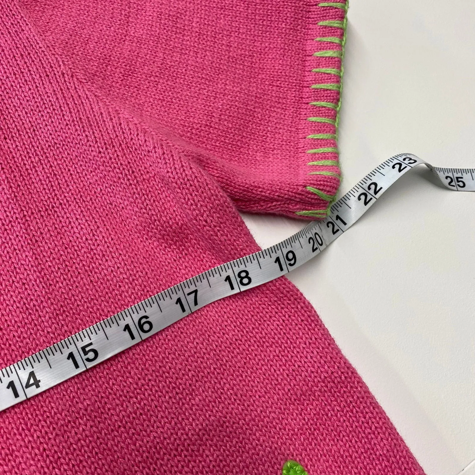 Charming Quacker Factory Womens Size Small Short Sleeve Sweater Shirt Pink Flamingos Palm Trees Pre-Owned