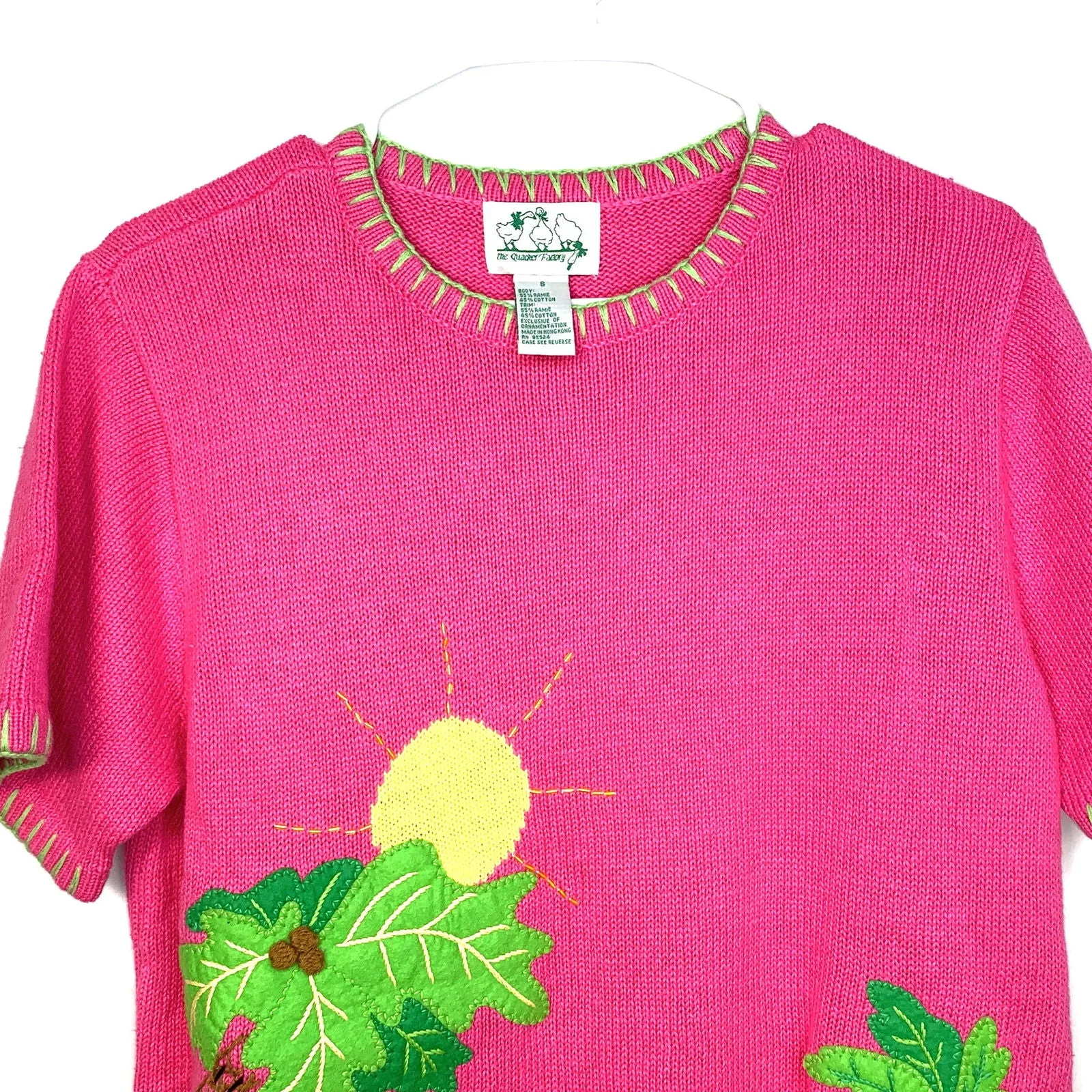 Charming Quacker Factory Womens Size Small Short Sleeve Sweater Shirt Pink Flamingos Palm Trees Pre-Owned