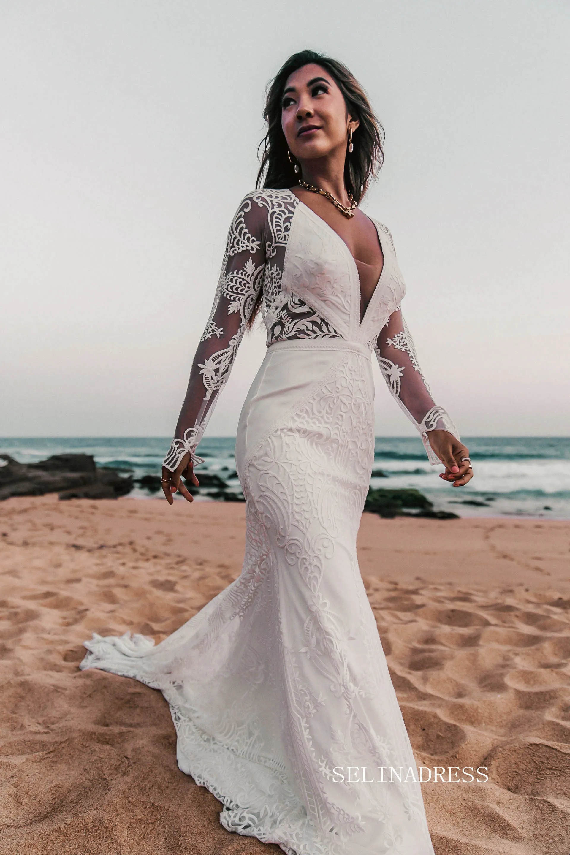 Chic Mermaid V neck Boho Wedding Dress Rustic Long Sleeve Lace Wedding Gowns MLS044