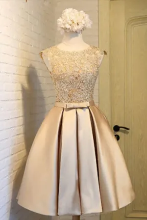 Chic Scoop Applique Satin Ruched Homecoming Dresses