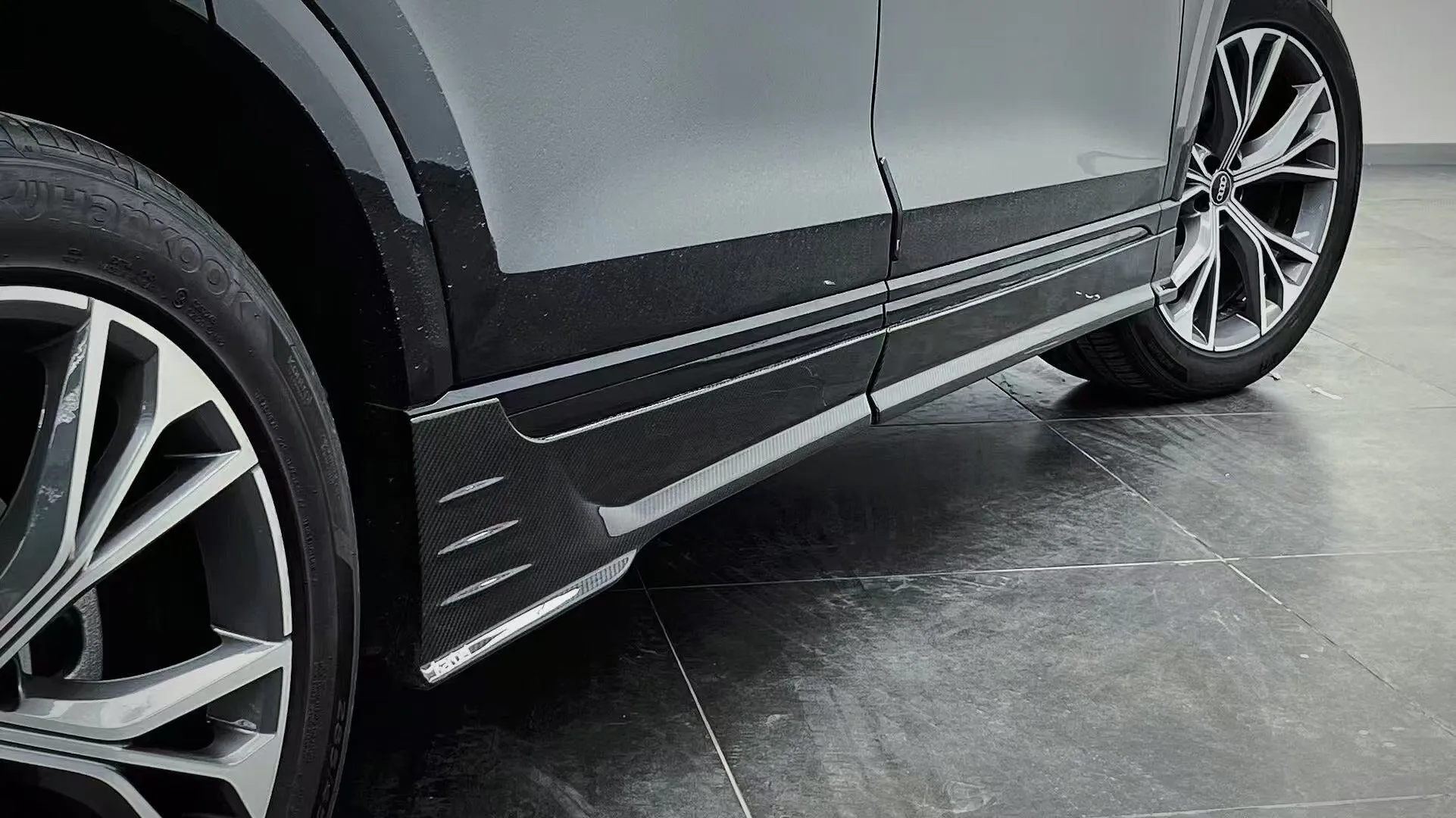 Karbel Carbon Side Skirts for Audi SQ8 Q8 2019-ON Pre-preg Carbon Fiber