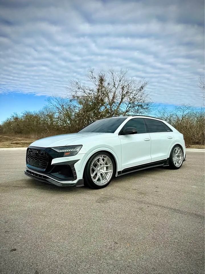 Karbel Carbon Side Skirts for Audi SQ8 Q8 2019-ON Pre-preg Carbon Fiber