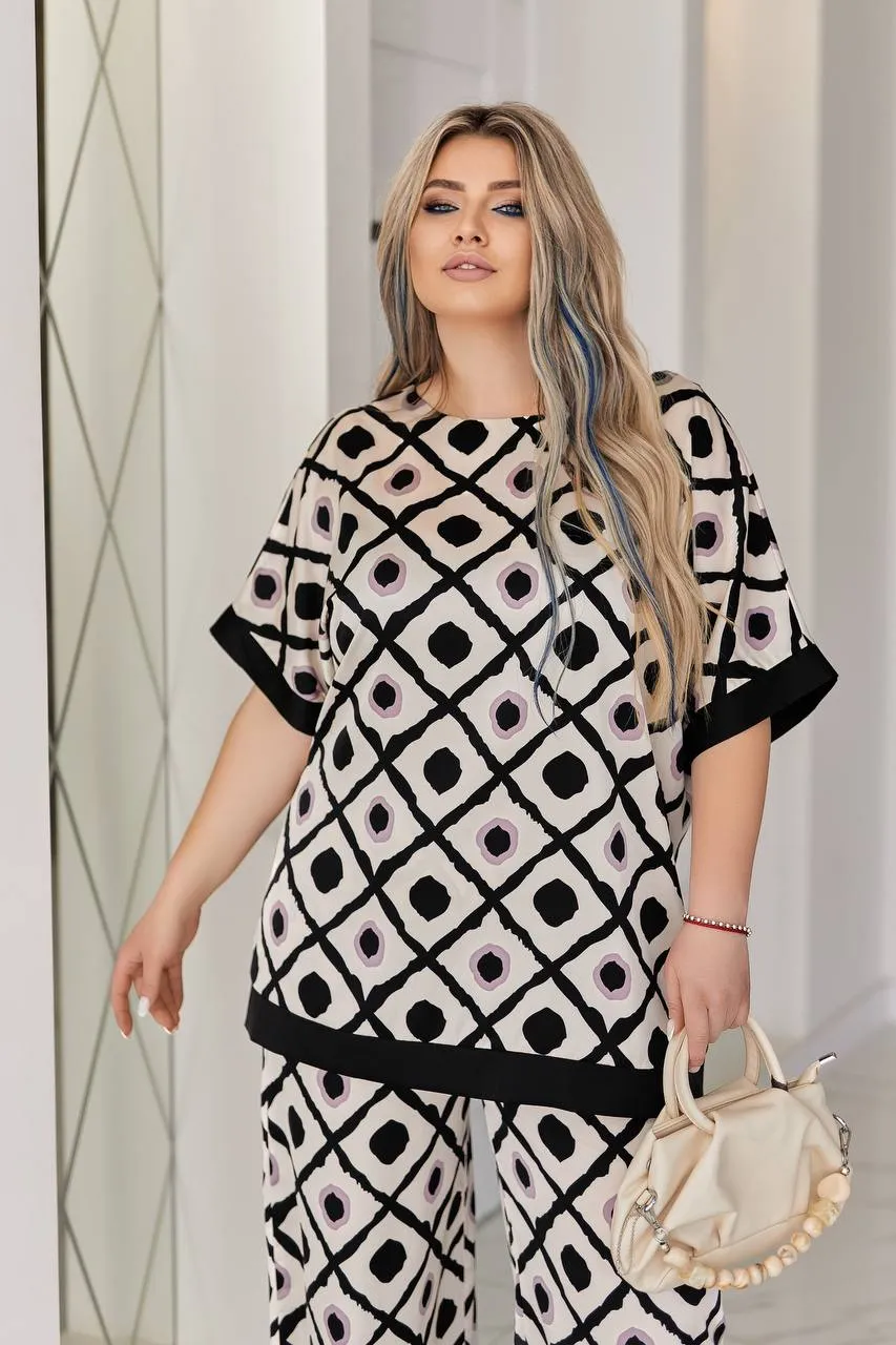Silk set in a loose fit
